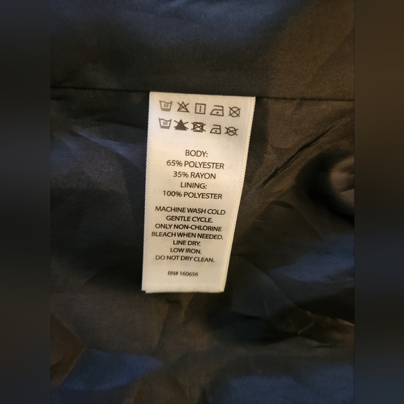 Black and White Vest Size Medium - Picture 5 of 5